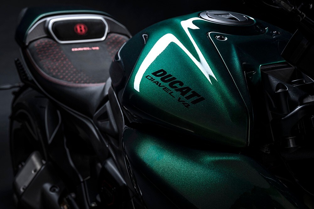 Ducati e Bentley: due serie davvero speciali per la Diavel V4